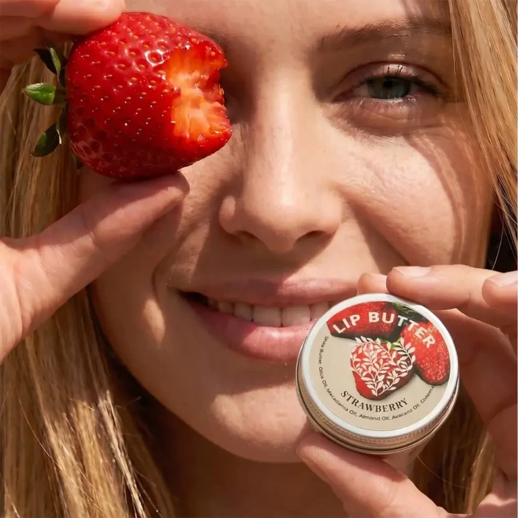 lip-butter-strawberry-2.webp